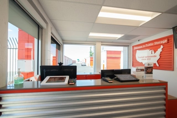 Facility photo: //images.sparefoot.com/medium/215941688e0ff2a6e8e.jpg
