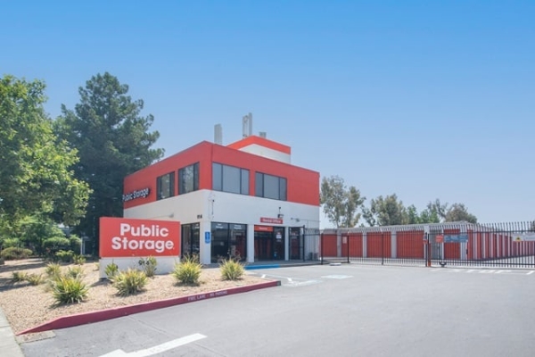 Facility photo: //images.sparefoot.com/medium/2159466890b34733326.jpg