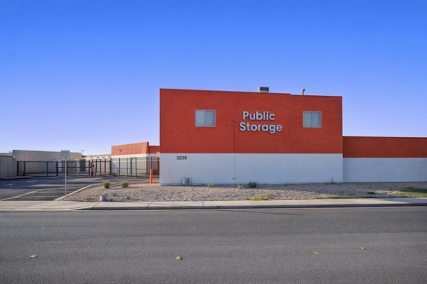 Facility photo: //images.sparefoot.com/medium/21595269f74b570bfe9.jpg
