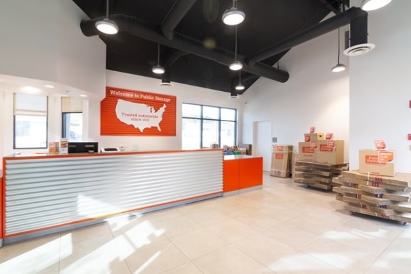 Facility photo: //images.sparefoot.com/medium/215955691c90b5582de.jpg