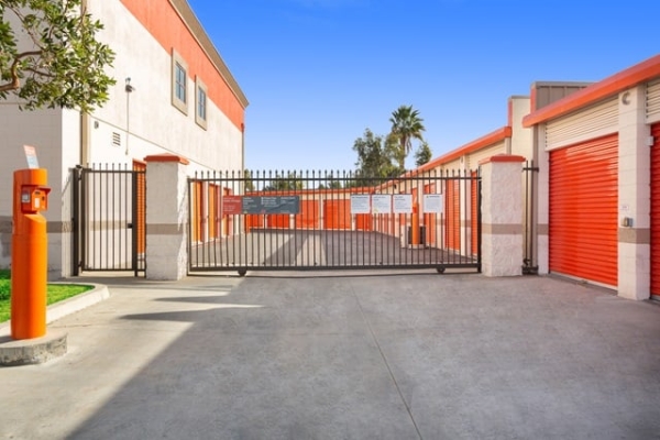 Storage Units at Public Storage - Northridge - 9920 Balboa Blvd - 9920 Balboa Blvd