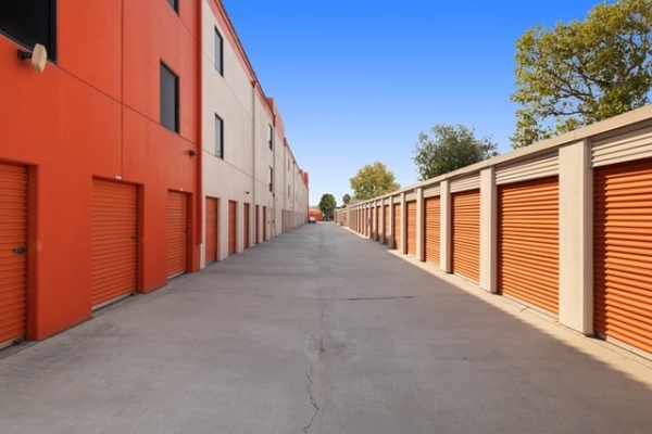 Facility photo: //images.sparefoot.com/medium/2159596884d48bf1330.jpg