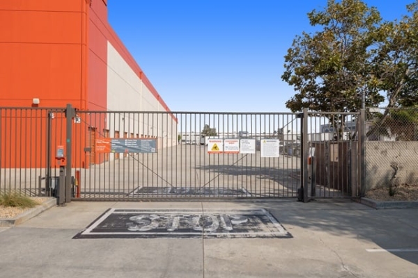 Facility photo: //images.sparefoot.com/medium/2159596884d48de731b.jpg
