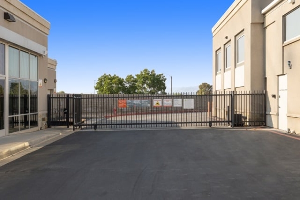 Storage Units at Public Storage - Valencia - 28111 Kelly Johnson Pkwy - 28111 Kelly Johnson Pkwy