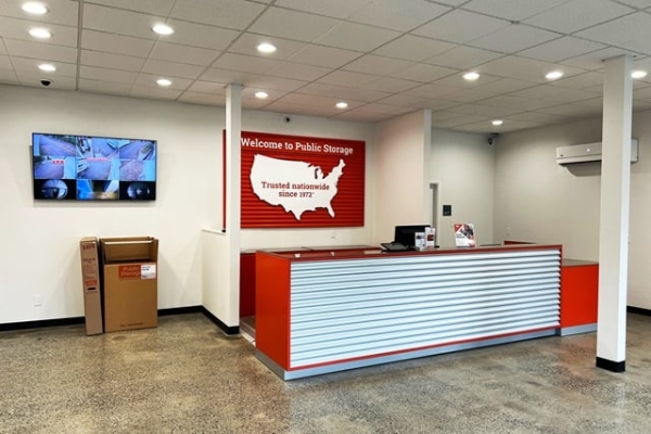 Facility photo: //images.sparefoot.com/medium/215961697e11b943d37.jpg