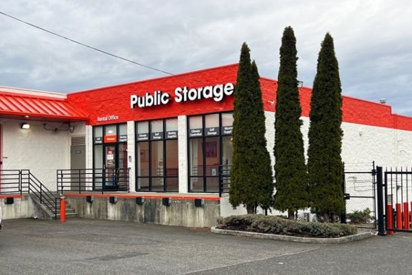 Facility photo: //images.sparefoot.com/medium/21596169f5fb44dde1f.jpg