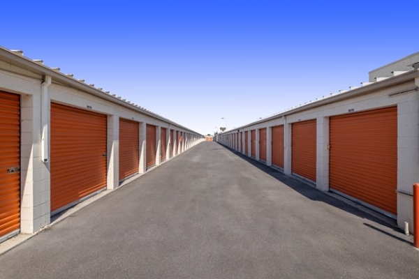 Facility photo: //images.sparefoot.com/medium/2159636884d539aa89f.jpg