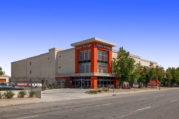 Facility photo: //images.sparefoot.com/medium/2159636970e38c26702.jpg