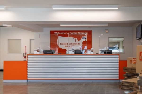 Facility photo: //images.sparefoot.com/medium/2159636a26c2502f194.jpg