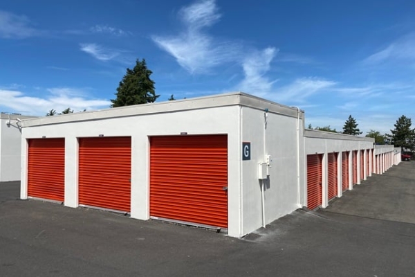 Facility photo: //images.sparefoot.com/medium/215968687b9ce57a47c.jpg