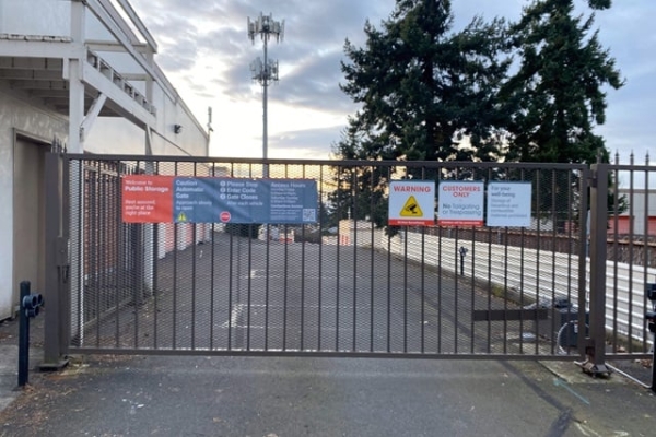 Facility photo: //images.sparefoot.com/medium/215968690f5176d734c.jpg