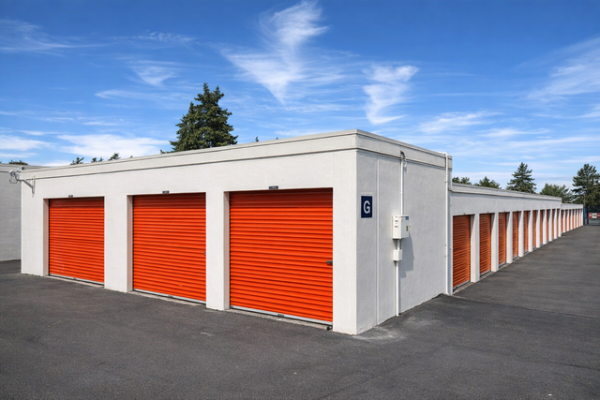 Facility photo: //images.sparefoot.com/medium/21596869f5fb2e5e78f.jpg