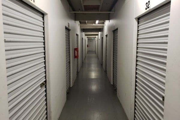 Facility photo: //images.sparefoot.com/medium/215974687a4952a7e73.jpg