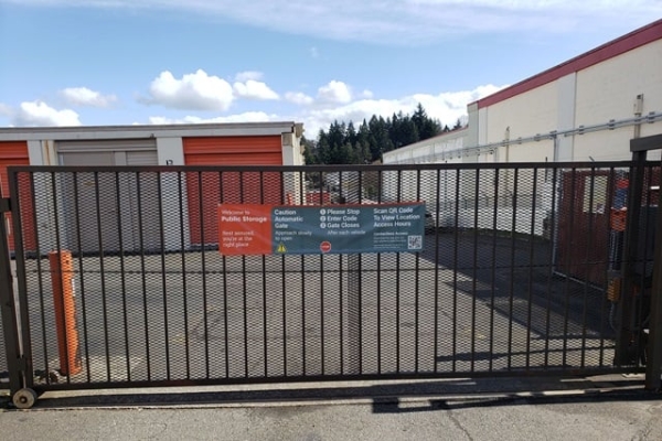 Facility photo: //images.sparefoot.com/medium/215974687a4954937b1.jpg