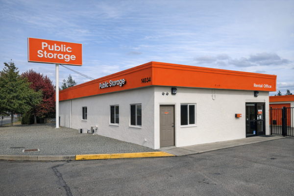 Facility photo: //images.sparefoot.com/medium/21597469f4a9fa5a340.jpg