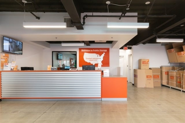 Facility photo: //images.sparefoot.com/medium/2159756877a75a145ba.jpg