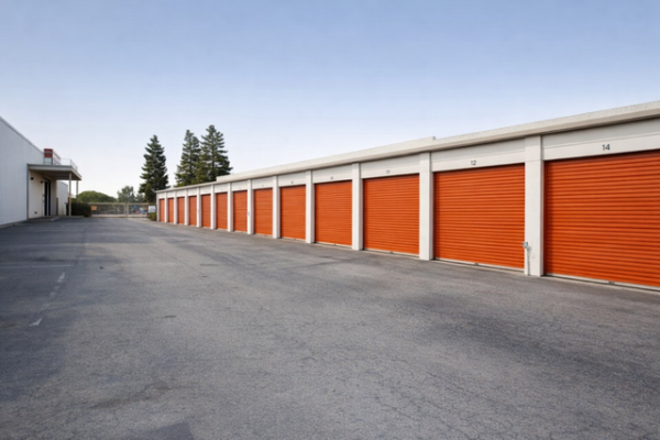 Facility photo: //images.sparefoot.com/medium/2159796990849111da7.jpg