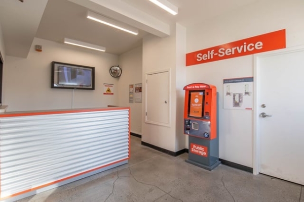 Facility photo: //images.sparefoot.com/medium/215981688f62937d980.jpg