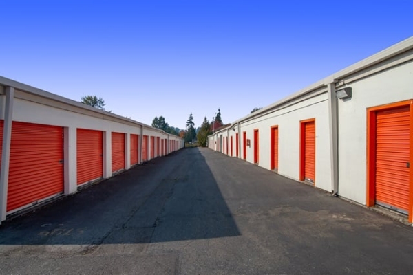 Facility photo: //images.sparefoot.com/medium/2159826938352283f5e.jpg