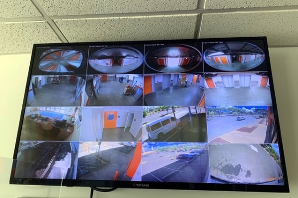 Facility photo: //images.sparefoot.com/medium/215983690a0c2ede9e2.jpg