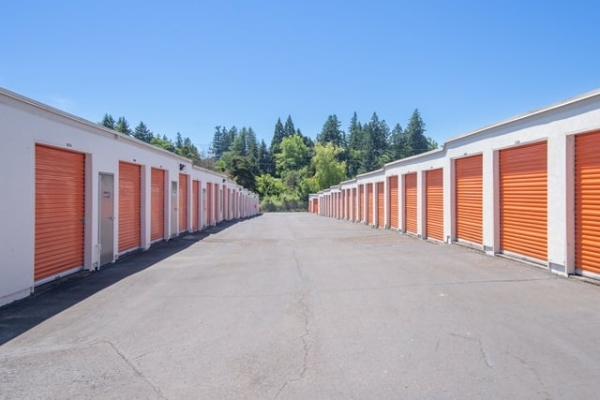 Facility photo: //images.sparefoot.com/medium/2159896877a7739cdb2.jpg