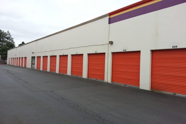 Facility photo: //images.sparefoot.com/medium/2159916878f88826f6b.jpg