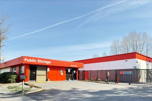 Facility photo: //images.sparefoot.com/medium/21599169ff34914f340.jpg