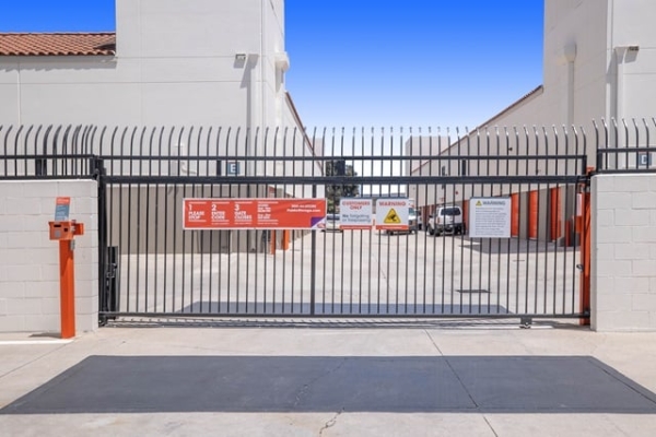 Facility photo: //images.sparefoot.com/medium/21599269513cfd5e8aa.jpg