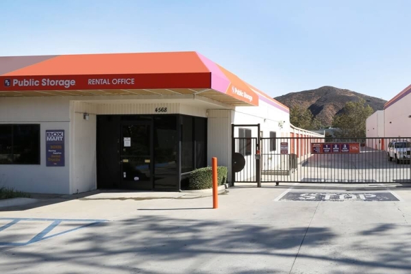 Facility photo: //images.sparefoot.com/medium/2159986890b35073b8f.jpg