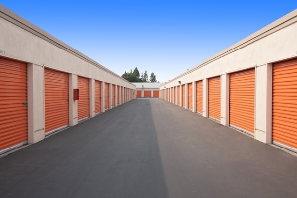 Facility photo: //images.sparefoot.com/medium/216001688cbe46b3bc8.jpg