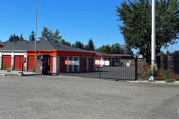 Facility photo: //images.sparefoot.com/medium/216002687e3e083cc28.jpg