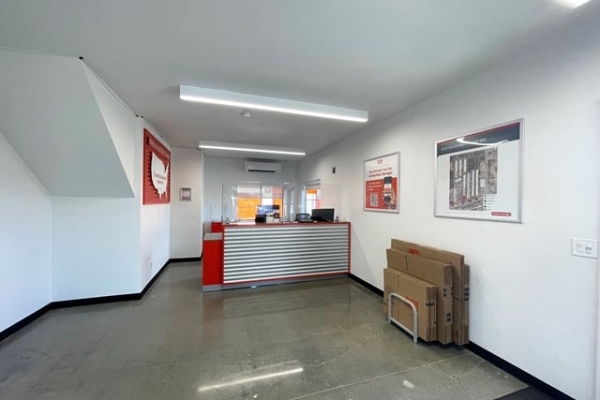 Facility photo: //images.sparefoot.com/medium/21600269f5fc0434953.jpg