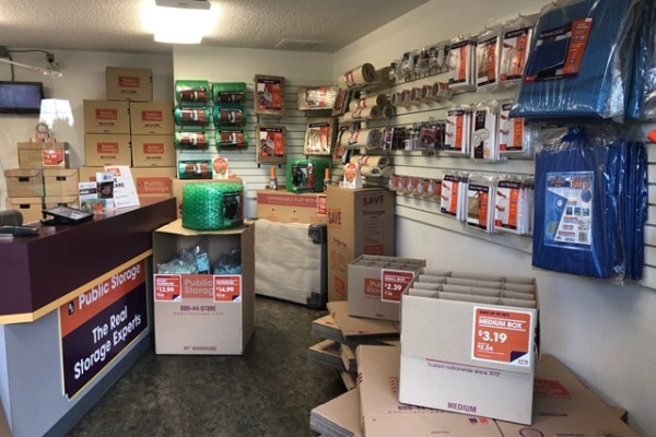 Facility photo: //images.sparefoot.com/medium/216005687e3e2667015.jpg