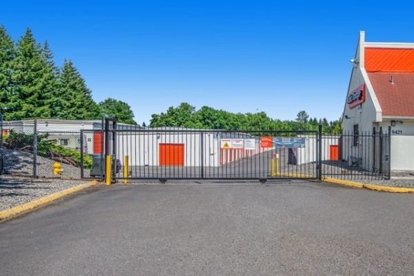 Facility photo: //images.sparefoot.com/medium/216005687e3e278b311.jpg