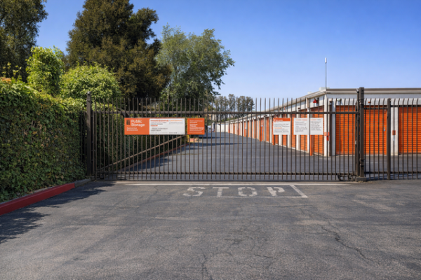 Facility photo: //images.sparefoot.com/medium/216018698de14d3c91b.jpg