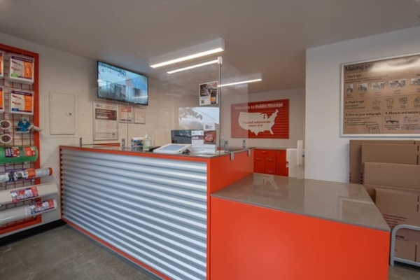 Facility photo: //images.sparefoot.com/medium/2160196939813fc9b78.jpg