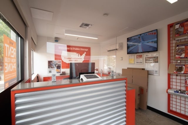 Facility photo: //images.sparefoot.com/medium/216020688e10a18e858.jpg
