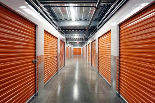 Facility photo: //images.sparefoot.com/medium/21602169f5fc822e2d1.jpg