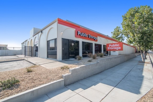 Facility photo: //images.sparefoot.com/medium/21602768b1a8ed67423.jpg