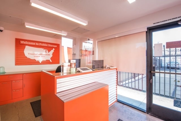 Facility photo: //images.sparefoot.com/medium/216028688e10cf13d9e.jpg