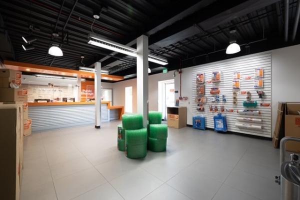 Facility photo: //images.sparefoot.com/medium/2160306890b4442fe89.jpg
