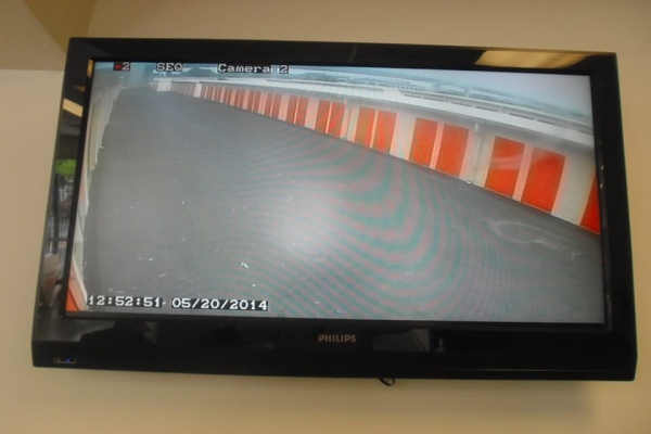 Facility photo: //images.sparefoot.com/medium/2160316970e3facdd84.jpg