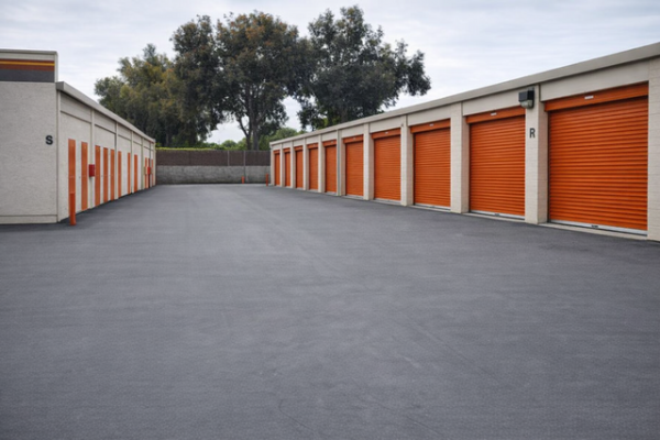 Facility photo: //images.sparefoot.com/medium/21603169f5fc5e1d8d3.jpg