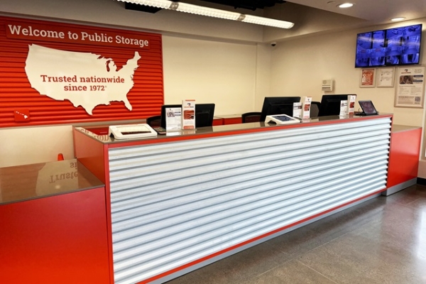 Facility photo: //images.sparefoot.com/medium/2160346932ea4a6a422.jpg