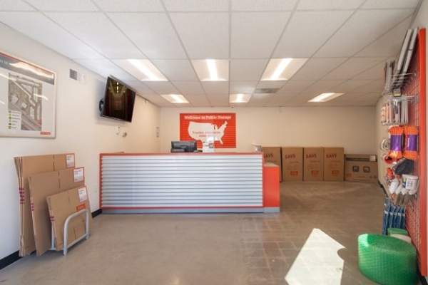 Facility photo: //images.sparefoot.com/medium/216035696110d6d828d.jpg