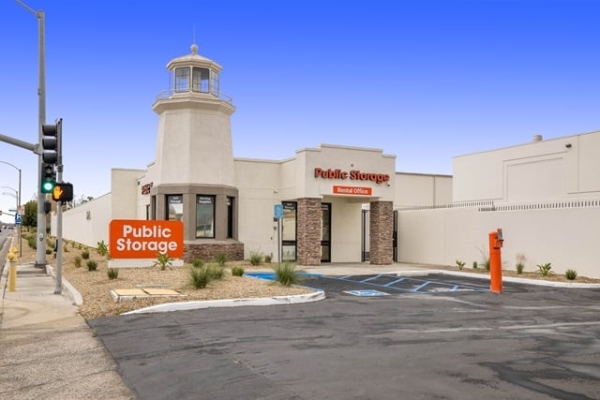 Facility photo: //images.sparefoot.com/medium/2160376890b46184d2d.jpg