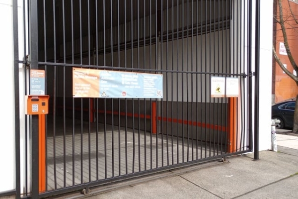 Facility photo: //images.sparefoot.com/medium/216038690caed4e444f.jpg