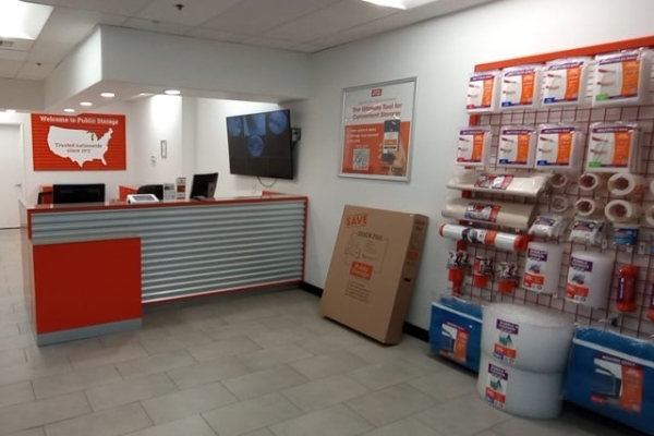 Facility photo: //images.sparefoot.com/medium/21603869f5fb988bd2d.jpg