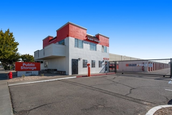 Facility photo: //images.sparefoot.com/medium/21604169f89da1d7abb.jpg