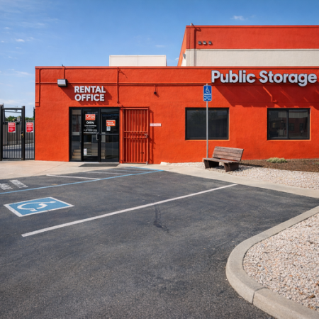 Facility photo: //images.sparefoot.com/medium/21604269f4aa47690ed.jpg